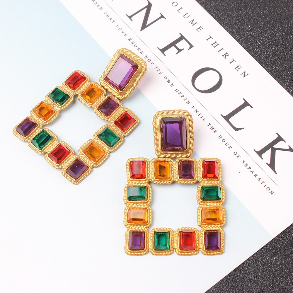 Retro Color Crystal Hollow Square Pendant Earrings Wholesale Nihaojewelry display picture 3