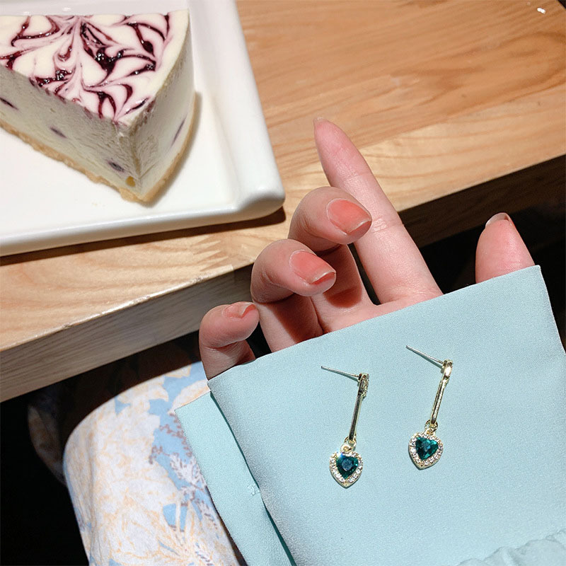 Diamond-studded Crystal Heart Shape Fashion Stud Earrings Wholesale Jewelry Nihaojewelry display picture 7