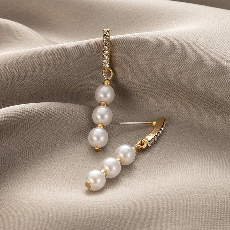 Boucles D&#39;oreilles Pendantes En Perles De Strass De Style Coréen En Gros Nihaojewelry display picture 4