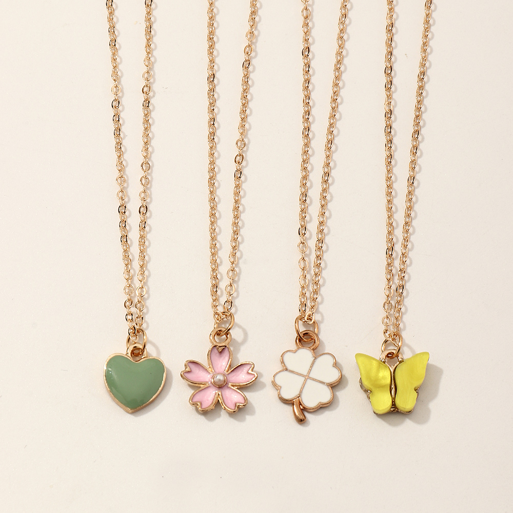Flower Heart Four-leaf Clover Butterfly Pendant Necklace Set display picture 4