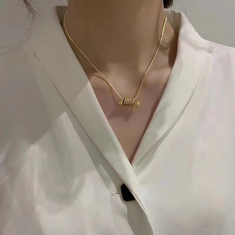 European And American Light Luxury Spring Small Fresh Clavicle Chain Japan And South Korea Retro Simple Necklace display picture 1