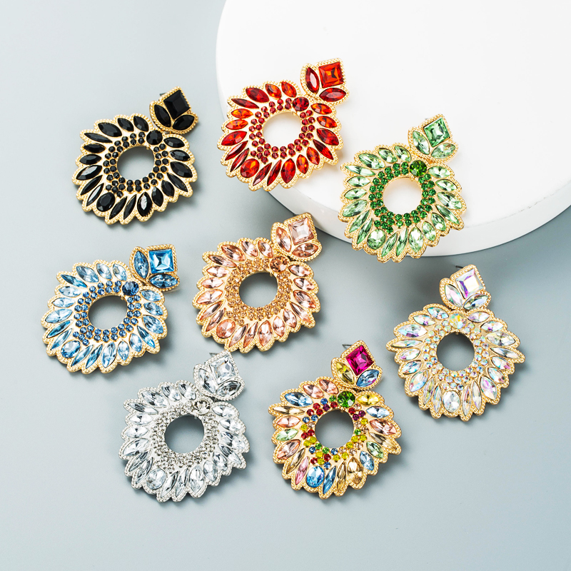 Geometric Flower Inlaid Color Rhinestones Pendant Earrings Wholesale Nihaojewelry display picture 2