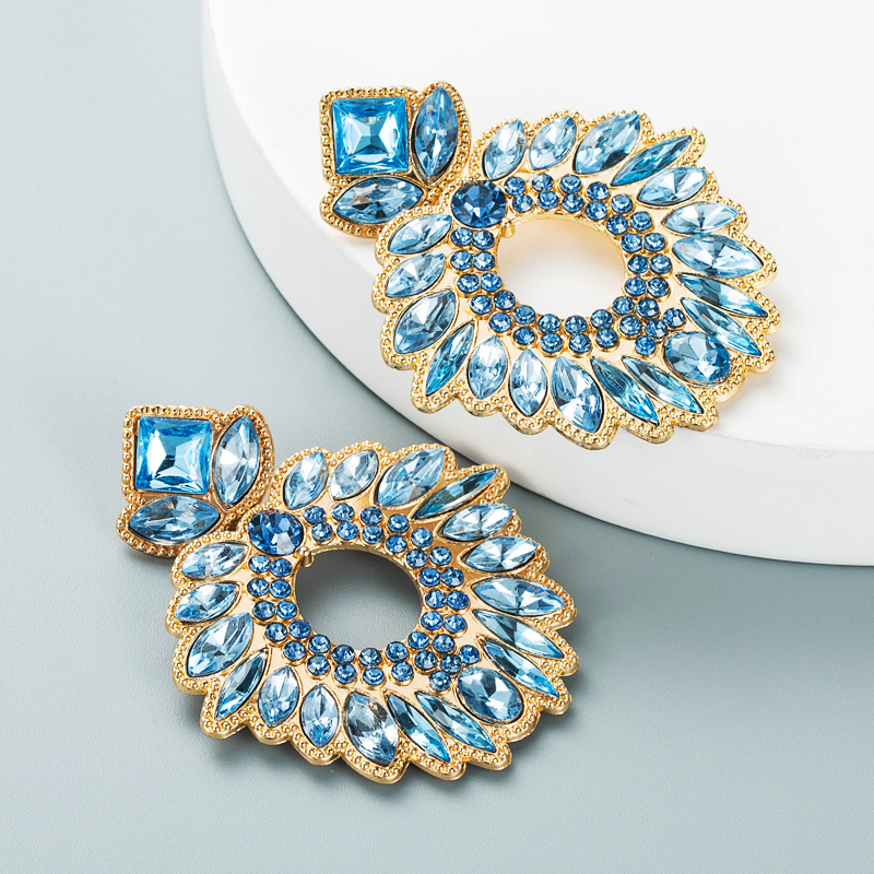 Geometric Flower Inlaid Color Rhinestones Pendant Earrings Wholesale Nihaojewelry display picture 3