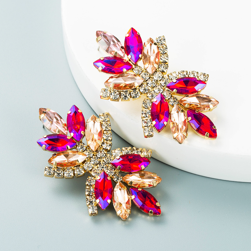 Retro Multi-layer Alloy Colored Rhinestone Flower Earrings Wholesale Nihaojewelry display picture 6