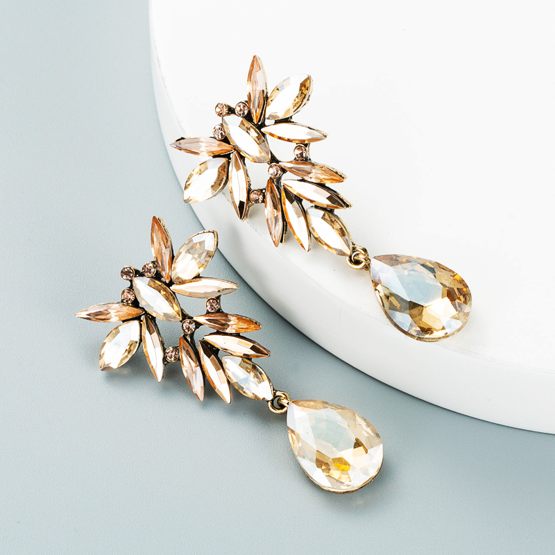 New Fashion Geometric Drop-shaped Pendant Alloy Earrings Wholesale Nihaojewelry display picture 6