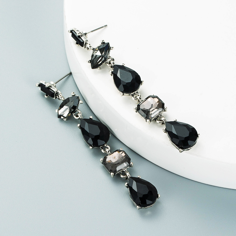 New Style Drop-shaped Glass Diamond Tassel Earrings Wholesale Nihaojewelry display picture 7