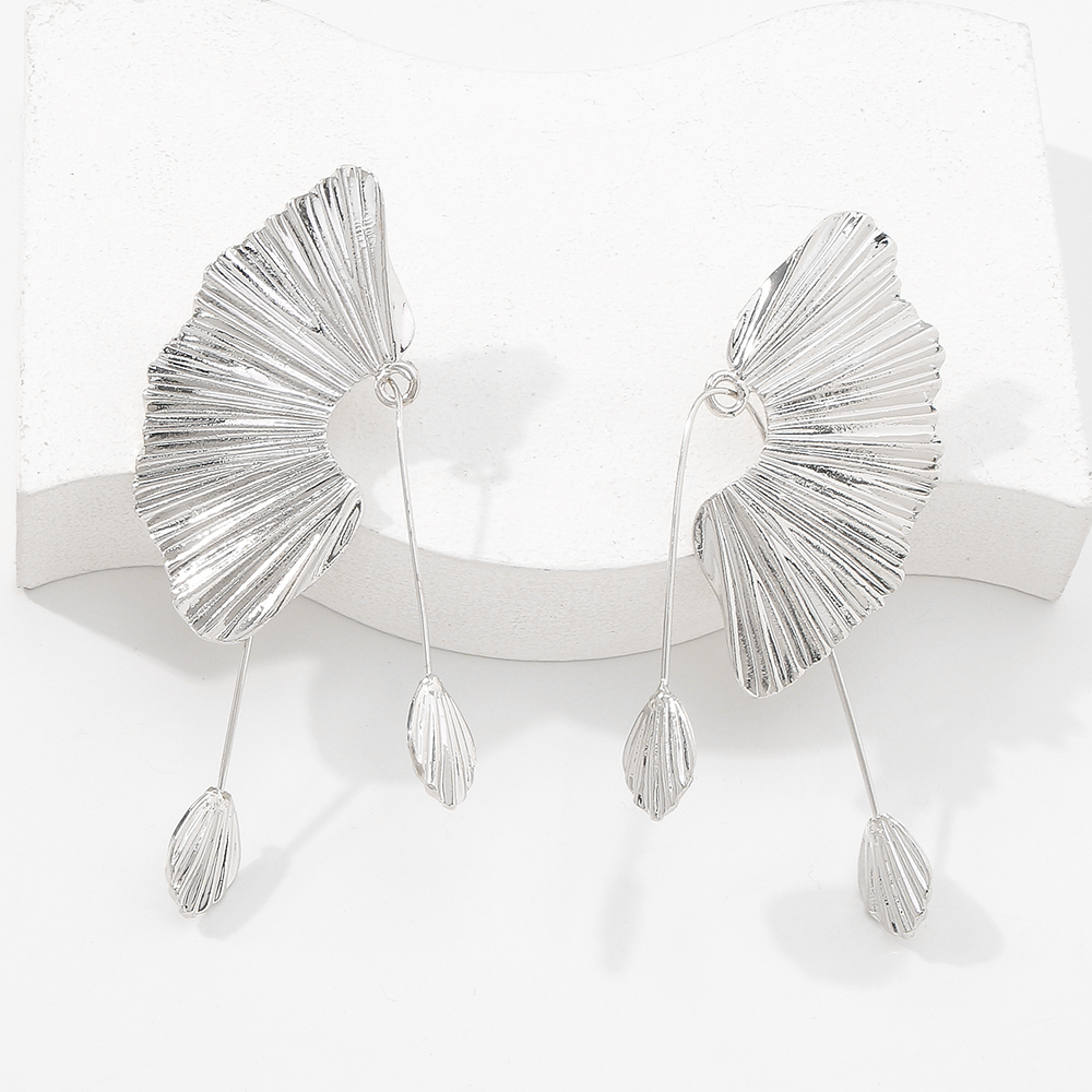 Fashion Fan-shaped Long Pendent Alloy Earrings Wholesale Nihaojewelry display picture 6