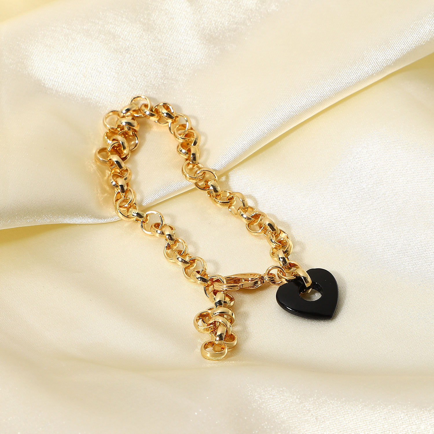 Einfache Goldkette Schwarzes Herz Armband Großhandel Nihaojewelry display picture 1
