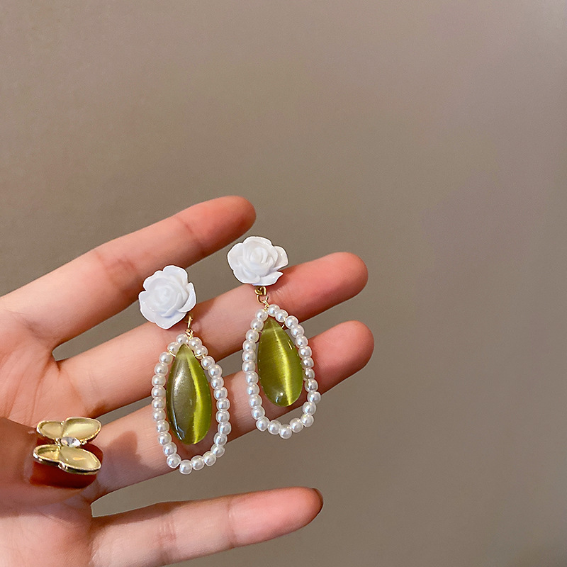 Retro Green Opal Pearl Resin Flower Pendant Earrings Wholesale Nihaojewelry display picture 3