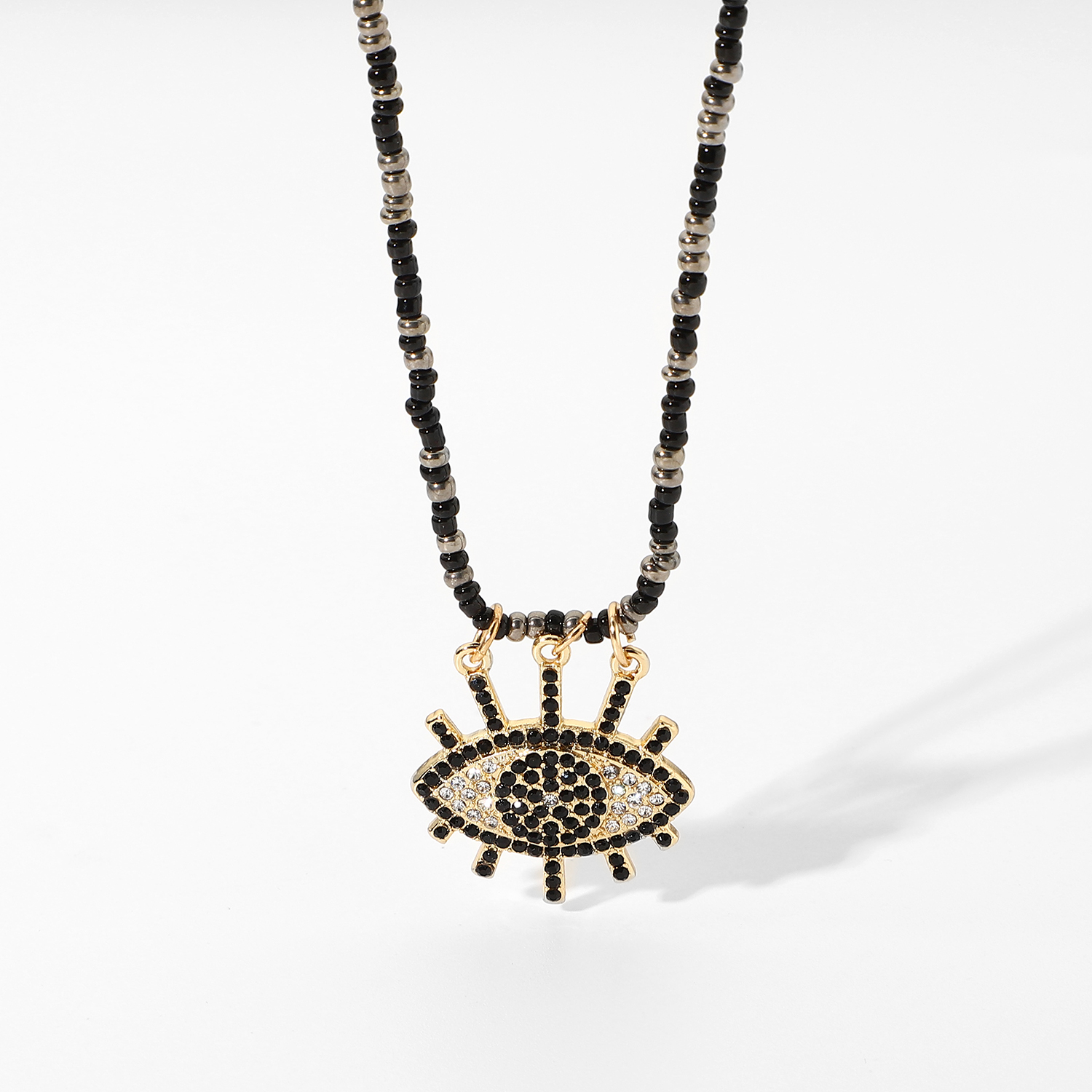 Creative New Beaded Full Of Diamonds Demon Eye Necklace Wholesale Nihaojewelry display picture 6