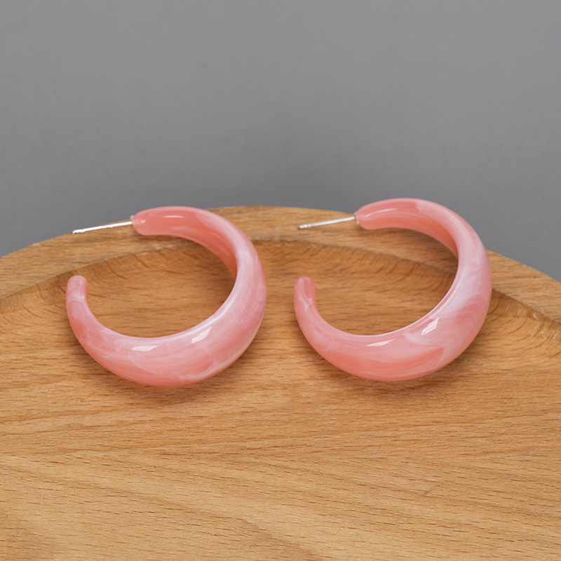 Neue Acryl Retro Geometrische C-förmige Ohrringe Mode Einfache Ohrringe display picture 4