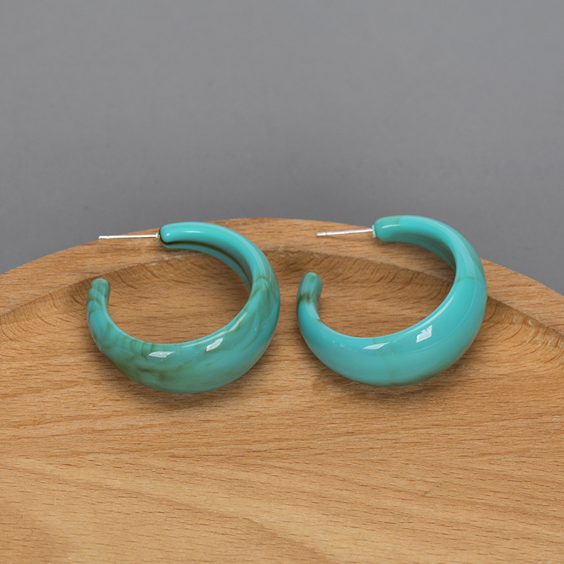 New Acrylic Retro Geometric C-shaped Earrings Fashion Simple Earrings display picture 6