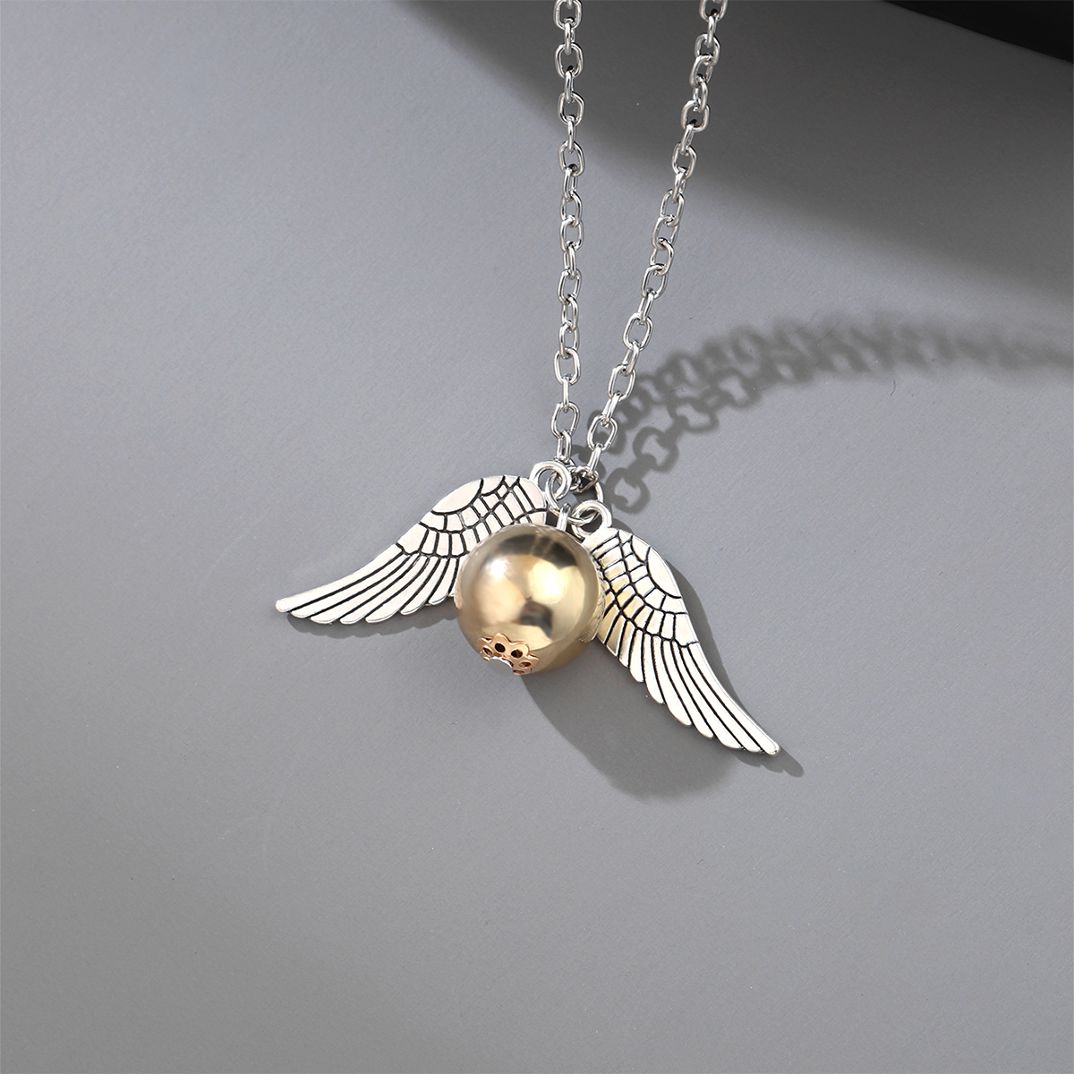 Fashion New Necklace Snitch Angel Wings Metal Necklace Wholesale display picture 2