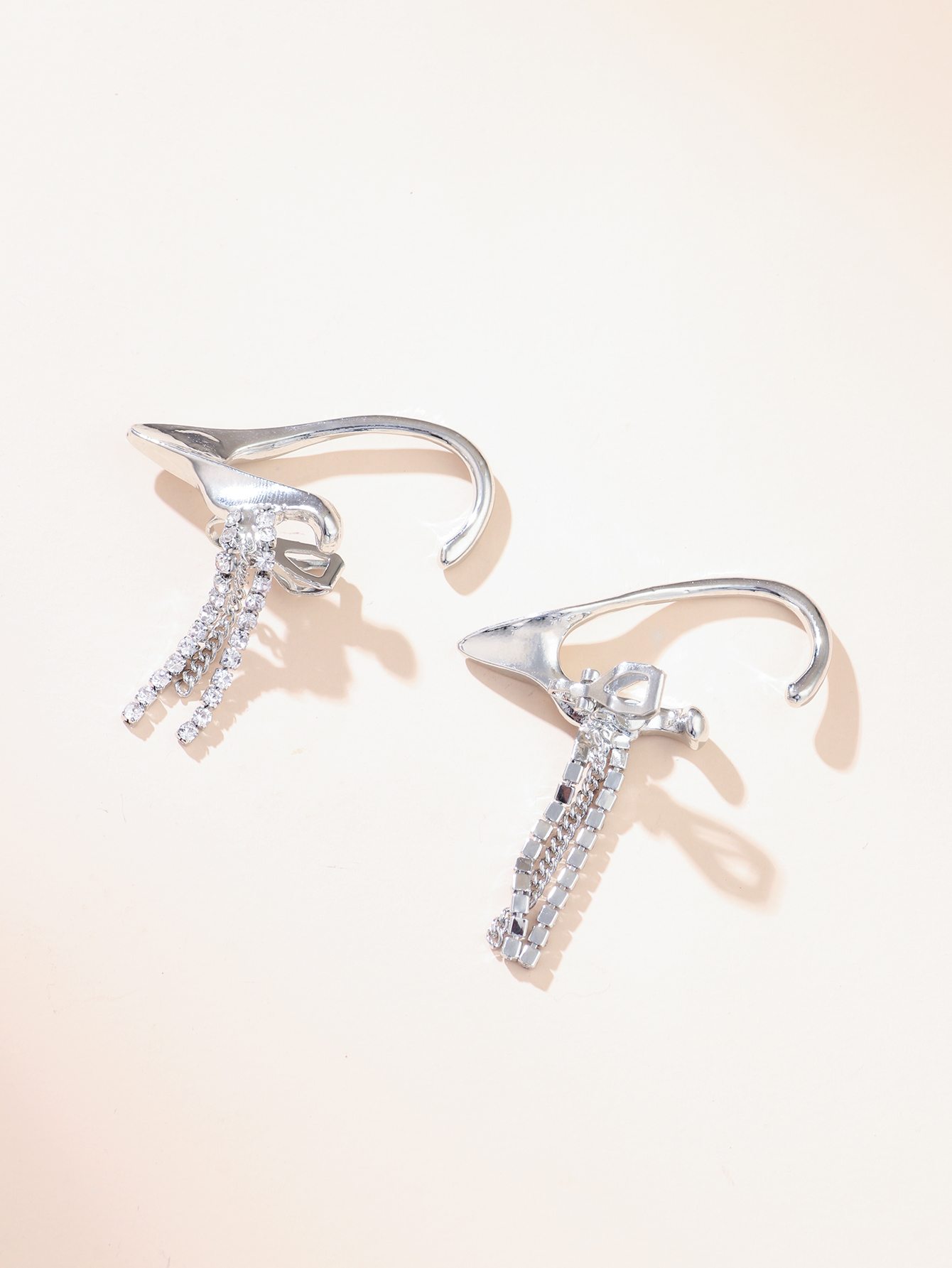European And American Fashion Chain Ear Bone Clip Geometric Cochlea Ear Clip Jewelry display picture 1