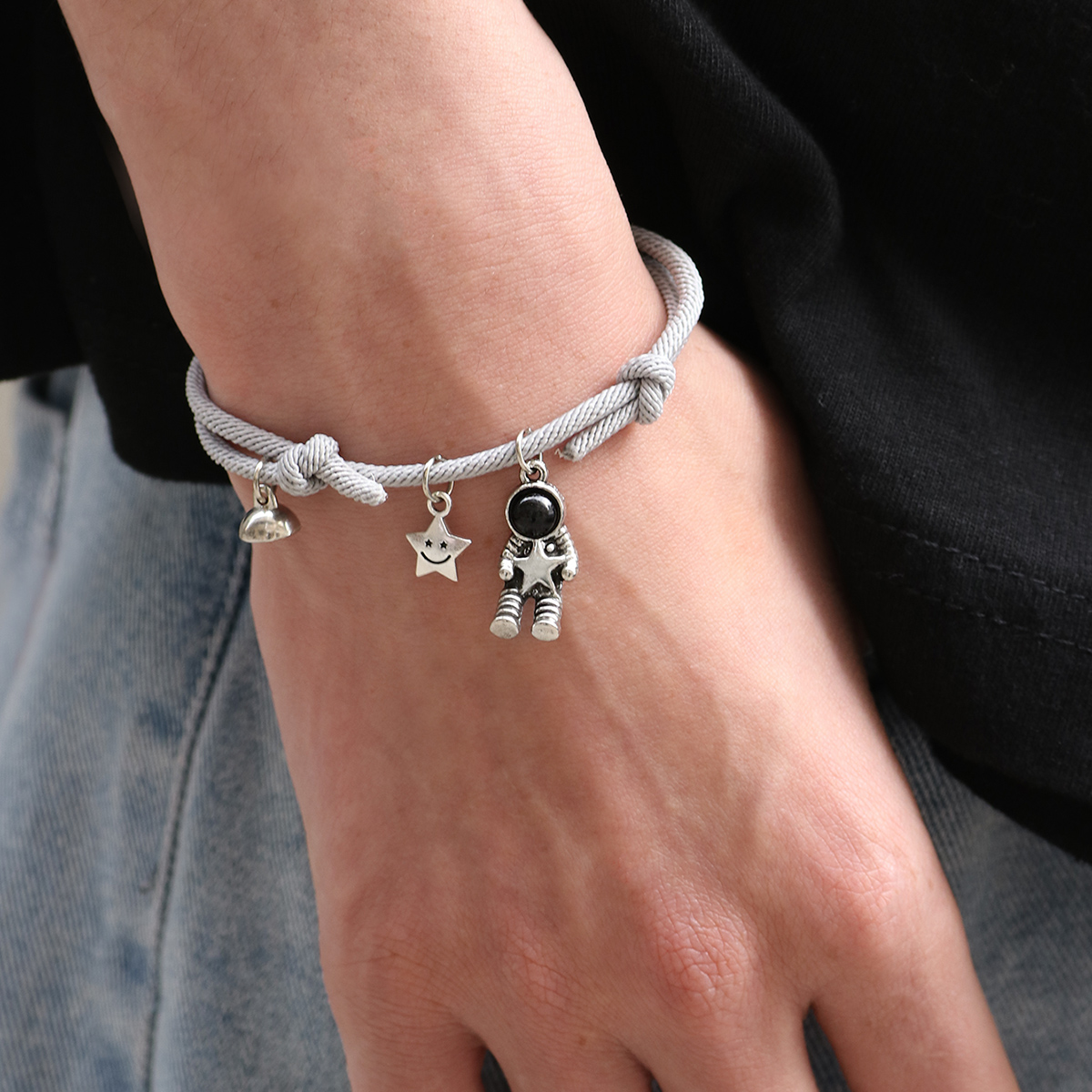 Korean Fashion Star Picking Astronaut Bracelet Couple Suction Stone A Pair Of Jewelry display picture 2
