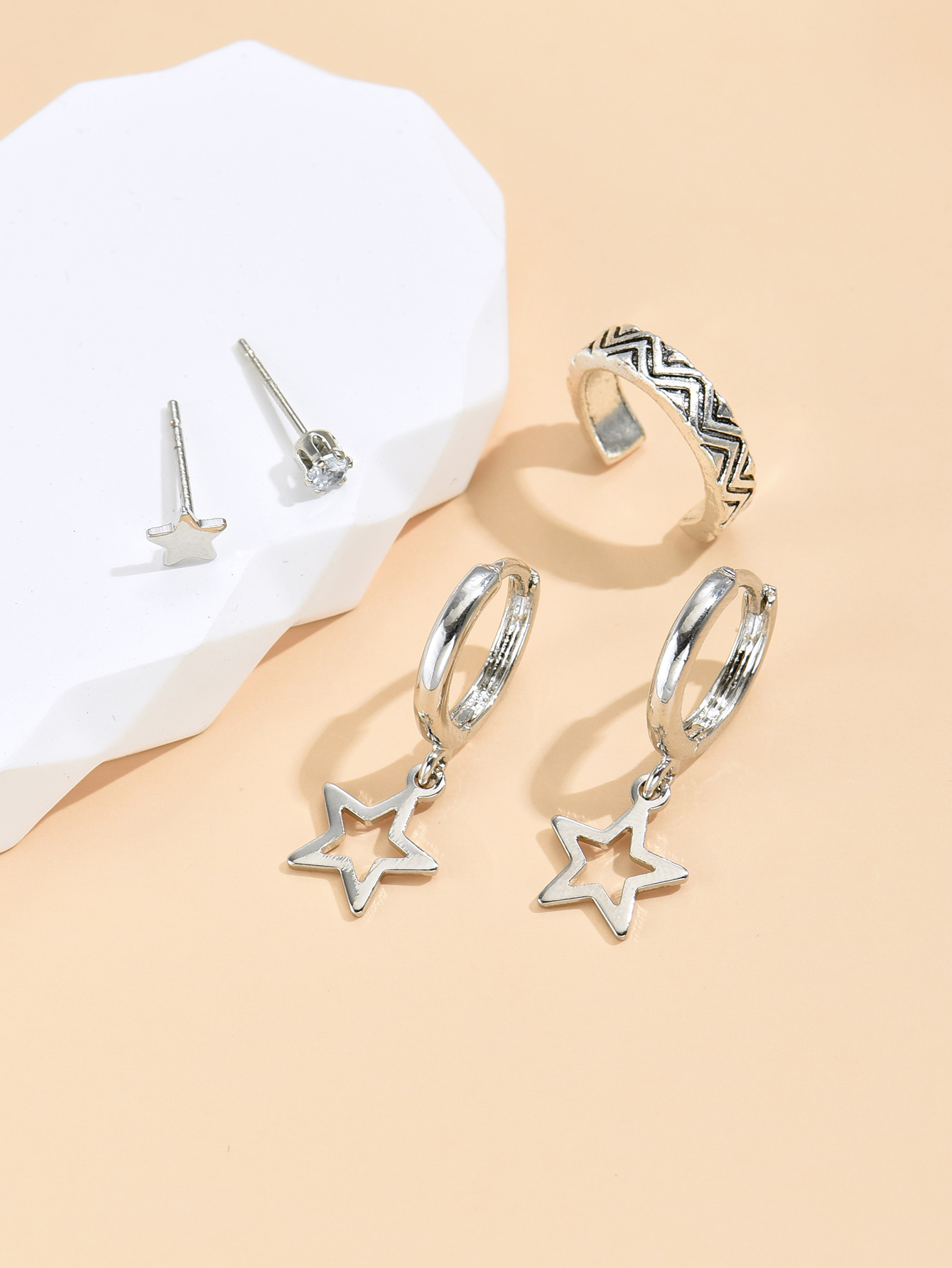 Fashion Multi-piece Star Shaped Alloy Earrings Wholesale display picture 3