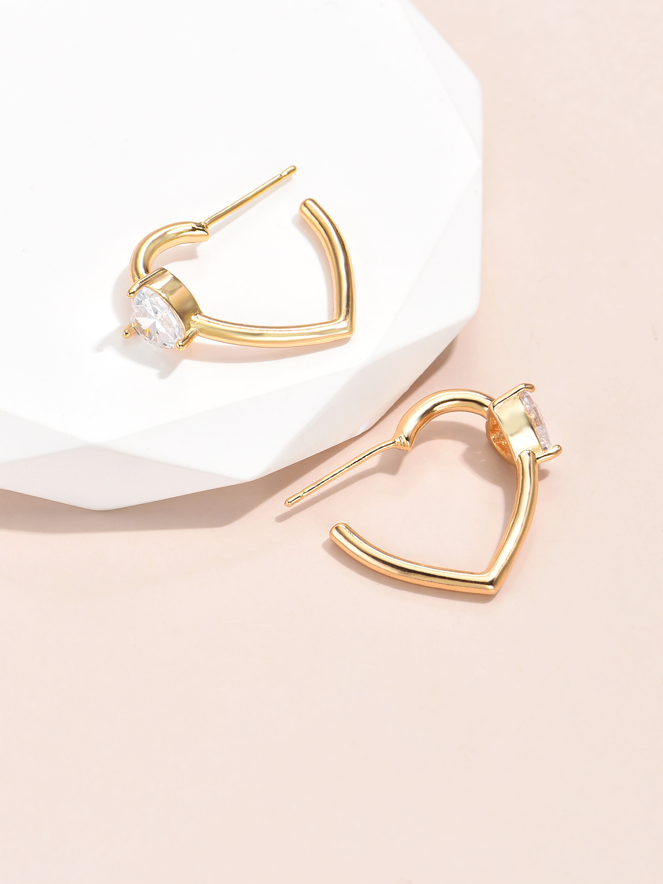 Simple Heart Inlaid Zircon Two-piece Metal Hoop Earrings Wholesale display picture 3