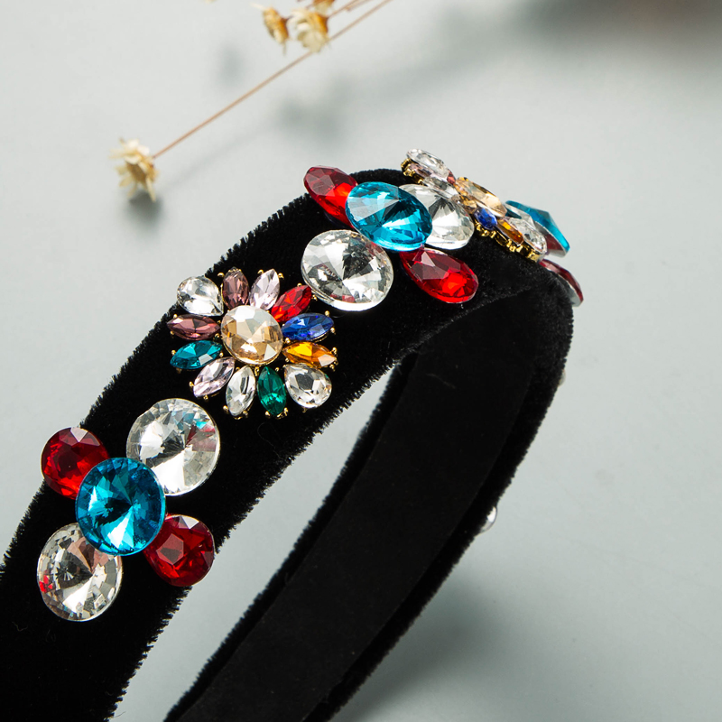 Fashion Flannel Jeweled Baroque Headband Wholesale display picture 4