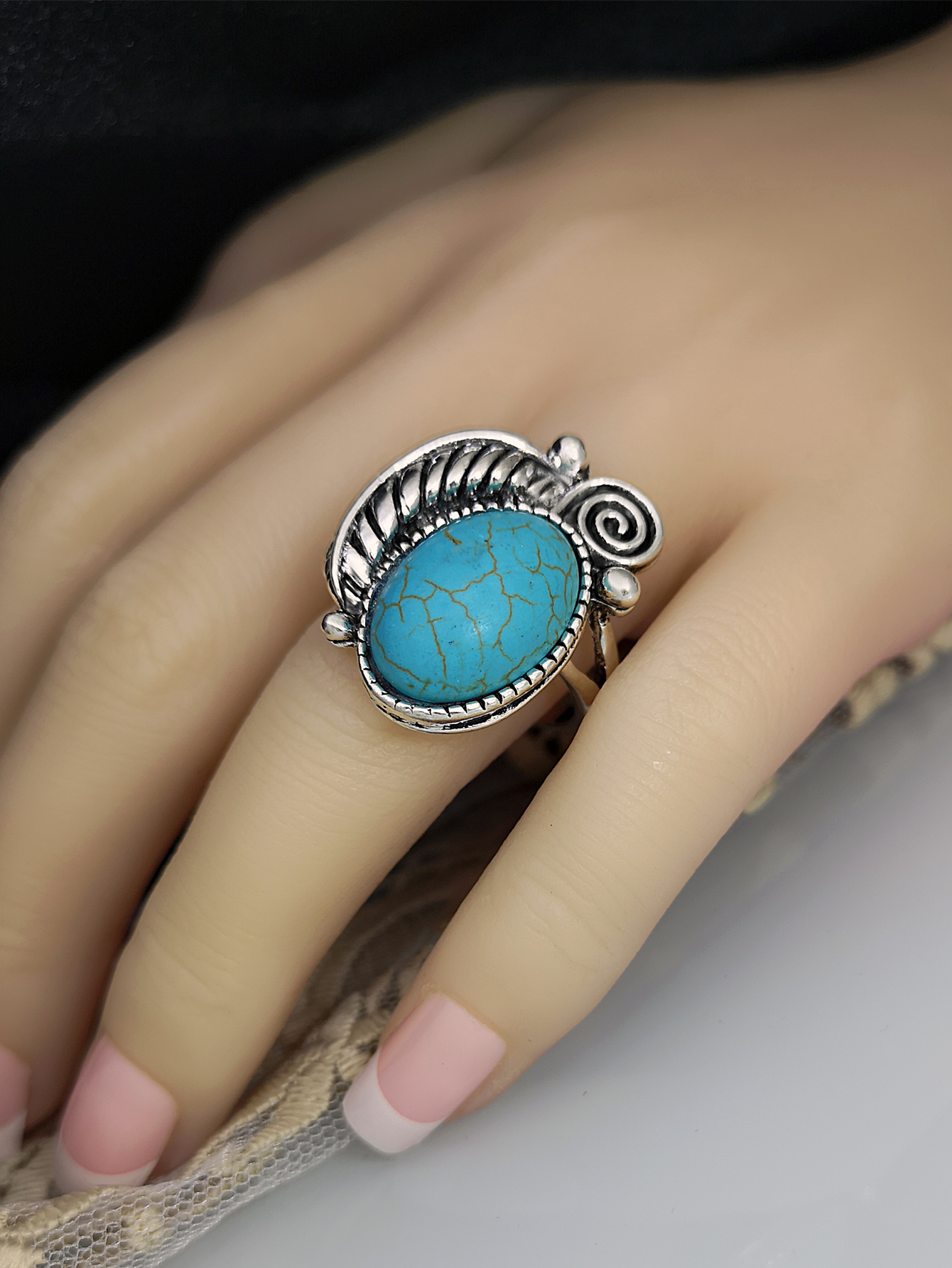 European And American Creative Embossed Tree Leaves Turquoise Retro Ring display picture 1