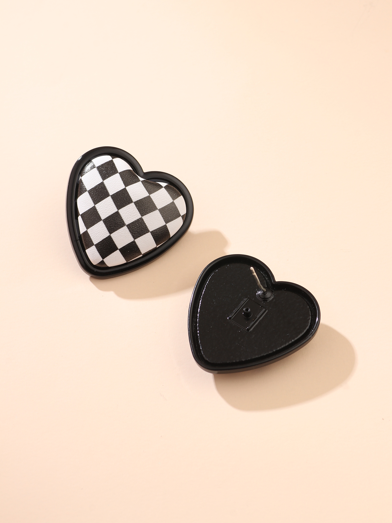 New Fashion Heart Geometric Black And White Plaid Earrings Jewelry display picture 1