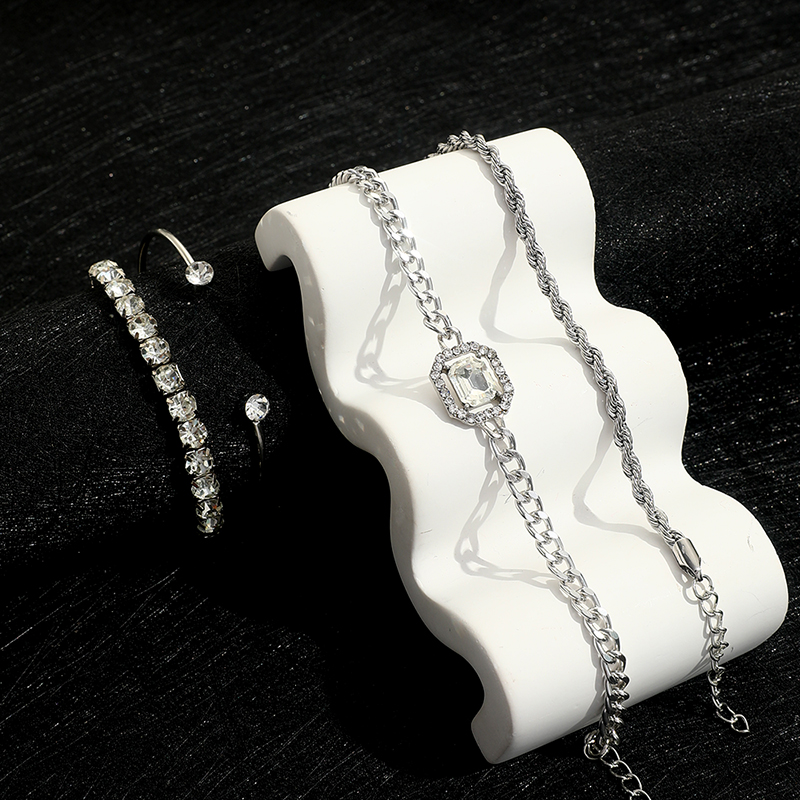 Shiny Geometric Alloy Plating Artificial Diamond Women's Bracelets 4 Piece Set display picture 5