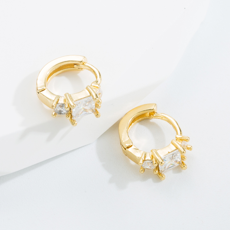 Fashion Cross Copper Gold Plated Zircon Hoop Earrings 1 Pair display picture 4