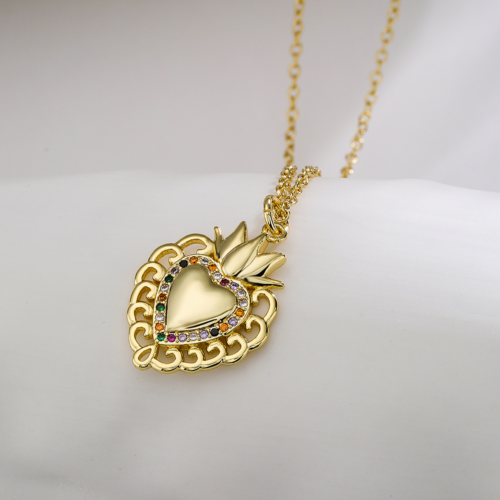 Fashion Cross Heart Shape Crown Copper Gold Plated Zircon Pendant Necklace 1 Piece display picture 2