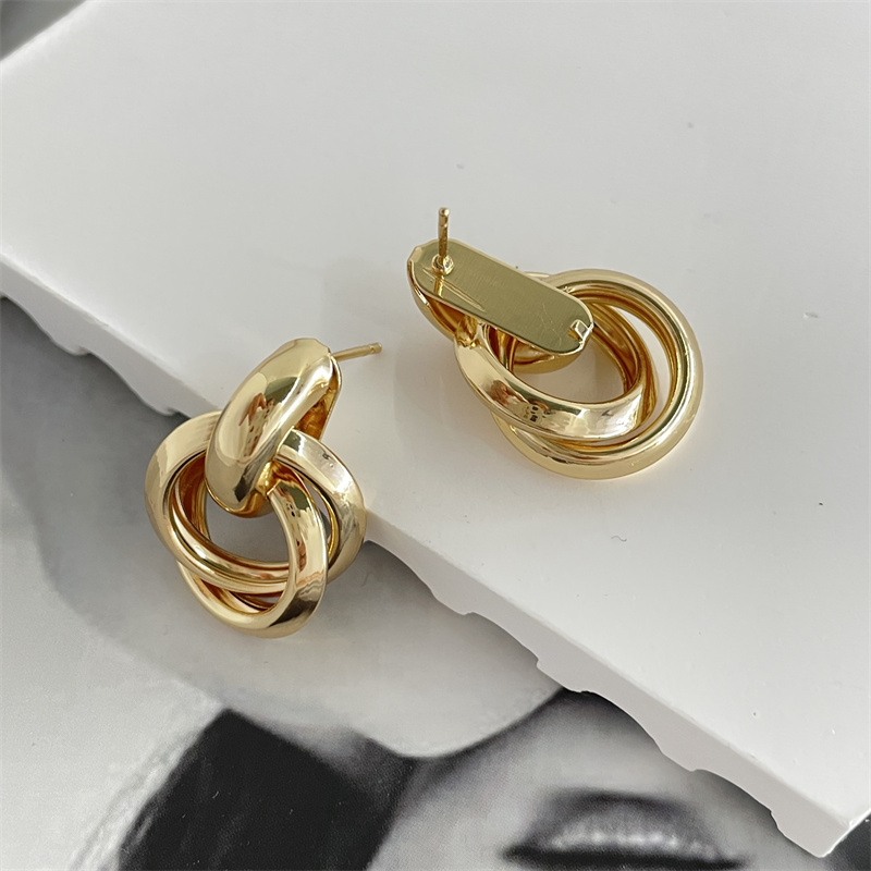 Classic Style Circle Metal Plating Women's Drop Earrings 1 Pair display picture 1