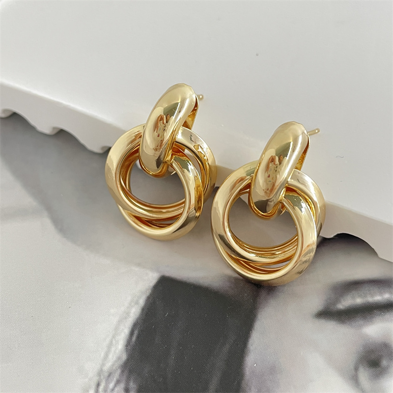 Classic Style Circle Metal Plating Women's Drop Earrings 1 Pair display picture 12