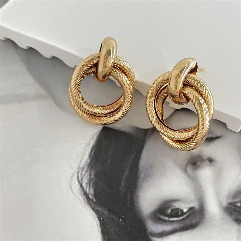 Classic Style Circle Metal Plating Women's Drop Earrings 1 Pair display picture 14