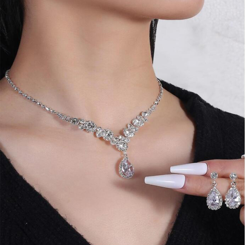 Fashion Water Droplets Copper Plating Inlay Rhinestones Zircon Women's Necklace 1 Set display picture 1