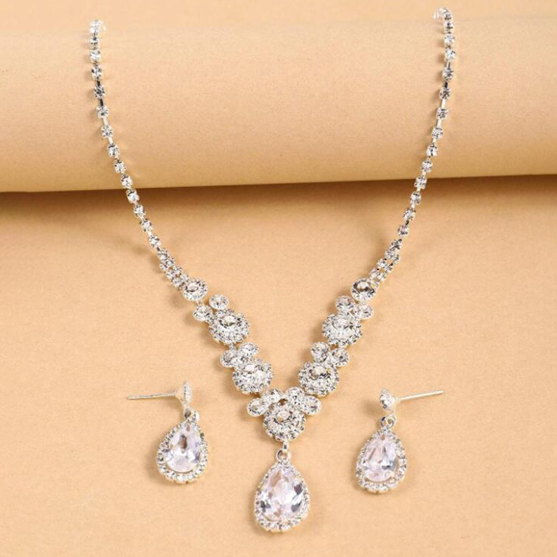 Fashion Water Droplets Copper Plating Inlay Rhinestones Zircon Women's Necklace 1 Set display picture 2