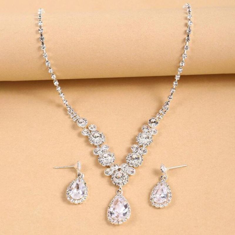 Mode Les Gouttelettes D'eau Le Cuivre Placage Incruster Strass Zircon Femmes Collier 1 Jeu display picture 2