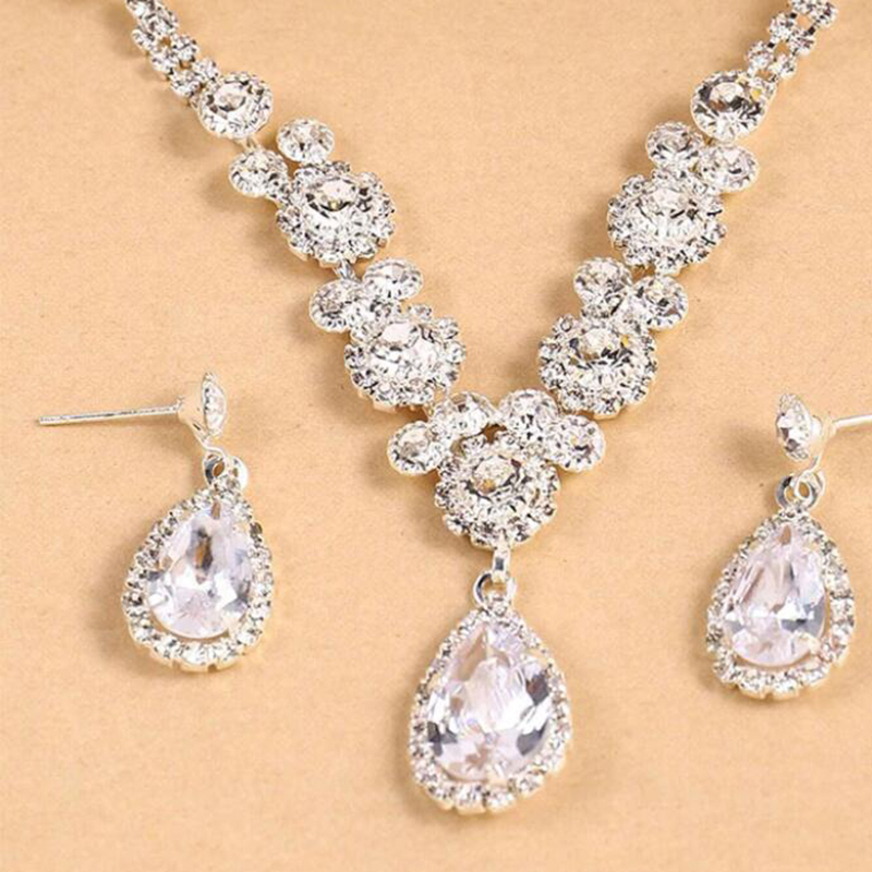 Fashion Water Droplets Copper Plating Inlay Rhinestones Zircon Women's Necklace 1 Set display picture 4