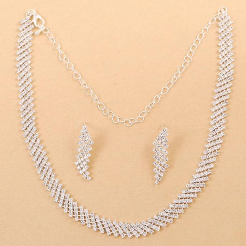 Moda Color Sólido Cobre Embutido Diamantes De Imitación Mujeres Conjunto De Joyas 1 Juego display picture 3