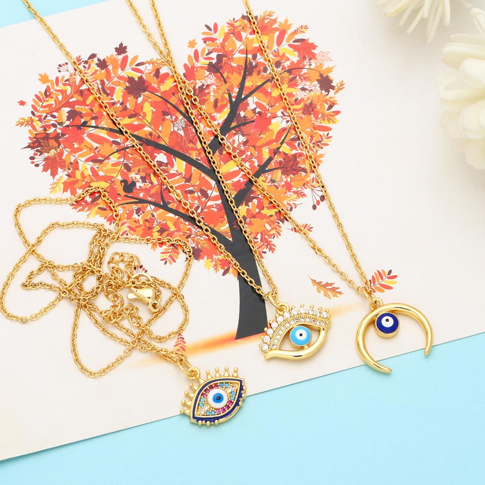 Retro Devil's Eye Moon Copper 18k Gold Plated Gold Plated Zircon Pendant Necklace In Bulk display picture 7