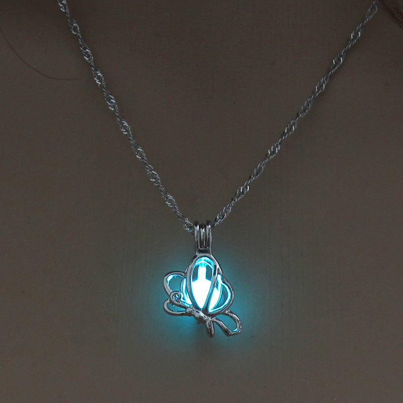 Fashion Cross Heart Shape Alloy Luminous Alloy Unisex Pendant Necklace 1 Piece display picture 3