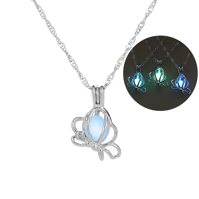 Fashion Cross Heart Shape Alloy Luminous Alloy Unisex Pendant Necklace 1 Piece display picture 5