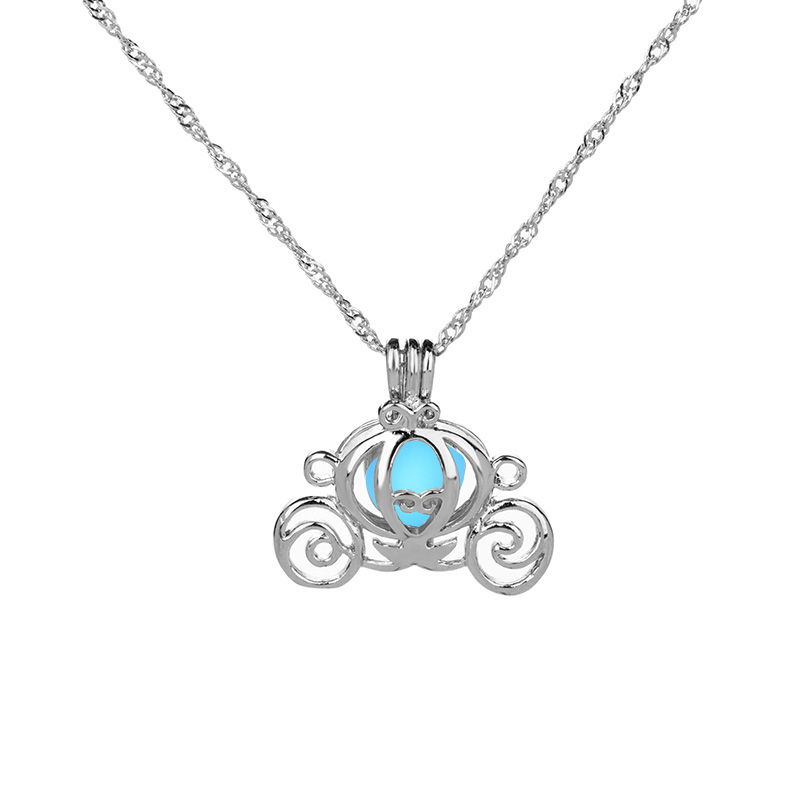Fashion Cross Heart Shape Alloy Luminous Alloy Unisex Pendant Necklace 1 Piece display picture 8