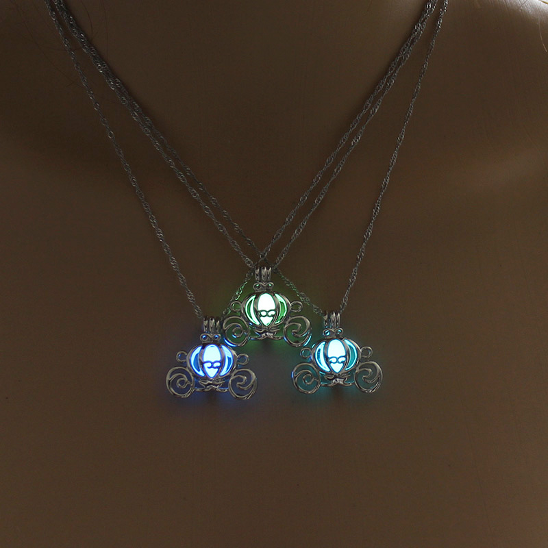 Mode Kreuzen Herzform Legierung Leuchtend Legierung Unisex Halskette Mit Anhänger 1 Stück display picture 14