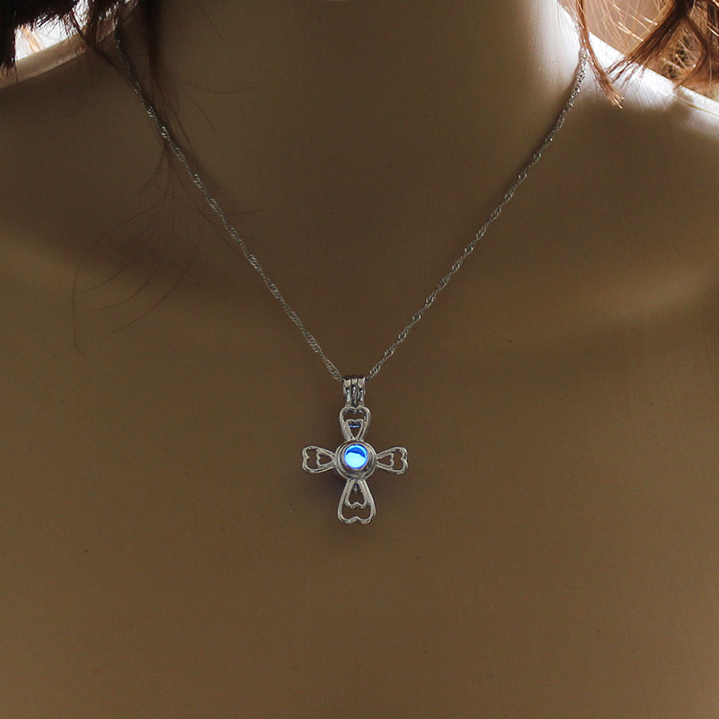 Fashion Cross Heart Shape Alloy Luminous Alloy Unisex Pendant Necklace 1 Piece display picture 21