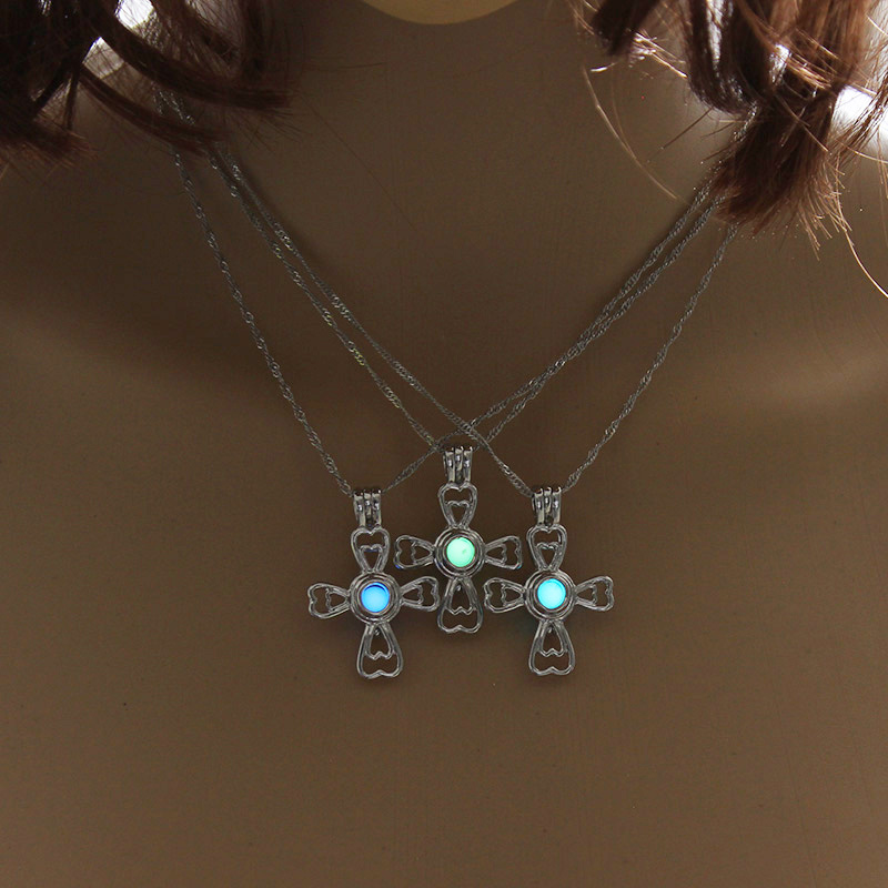 Fashion Cross Heart Shape Alloy Luminous Alloy Unisex Pendant Necklace 1 Piece display picture 22