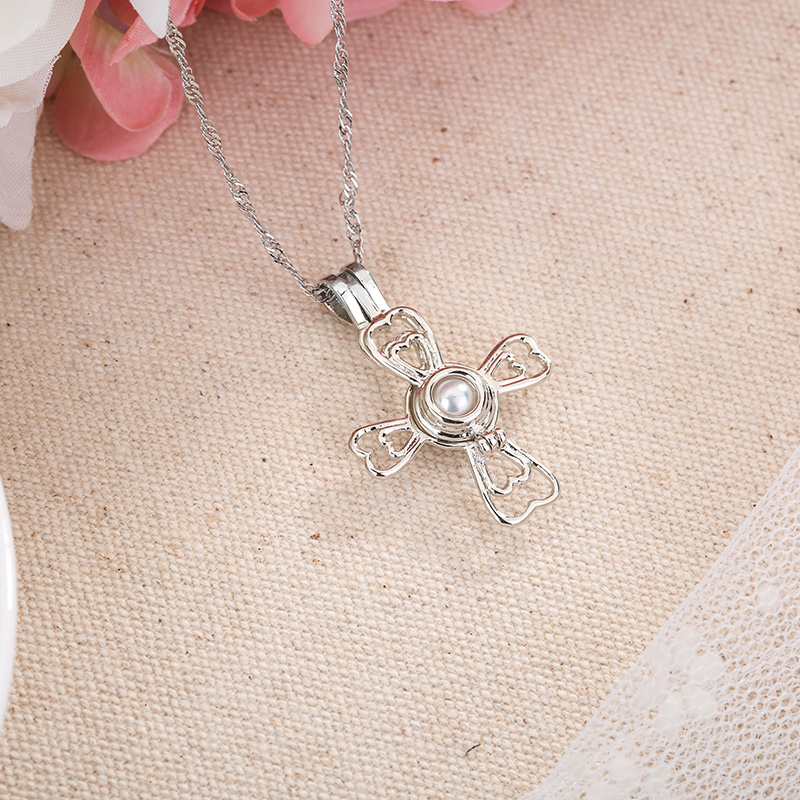 Fashion Cross Heart Shape Alloy Luminous Alloy Unisex Pendant Necklace 1 Piece display picture 23