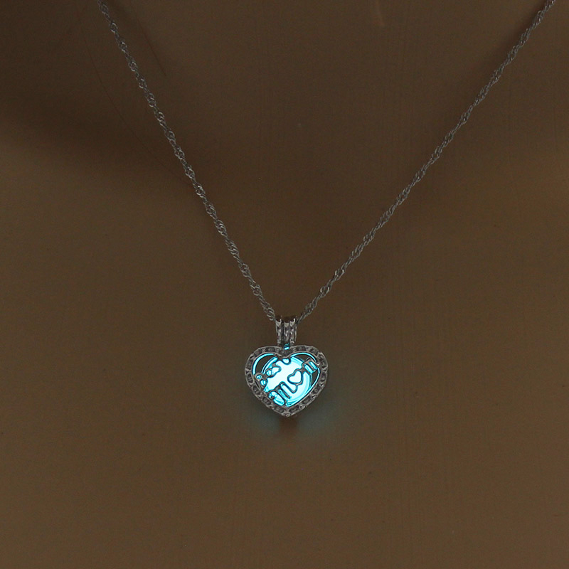 Fashion Heart Shape Alloy Luminous Unisex Pendant Necklace 1 Piece display picture 6
