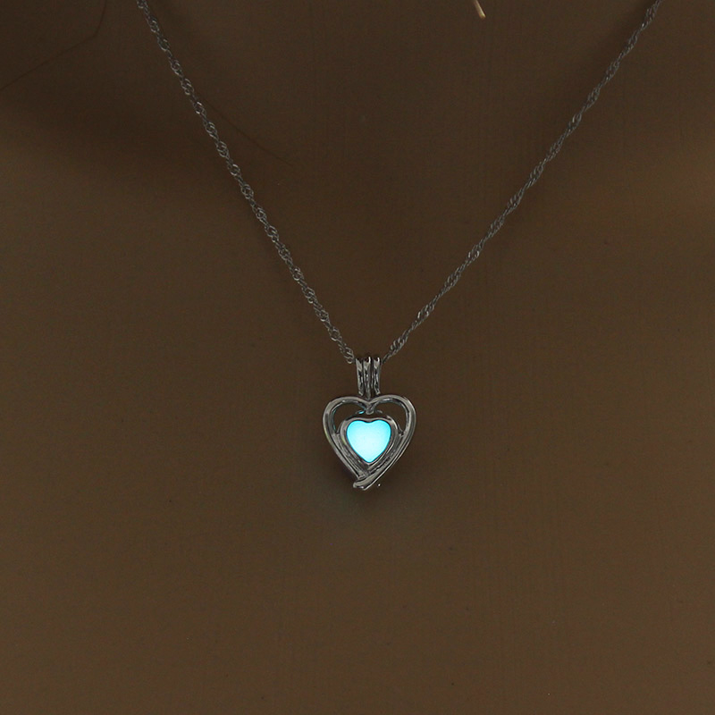 Fashion Heart Shape Alloy Luminous Unisex Pendant Necklace 1 Piece display picture 11