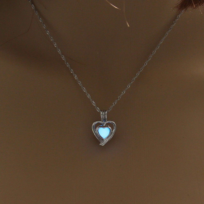 Fashion Heart Shape Alloy Luminous Unisex Pendant Necklace 1 Piece display picture 12