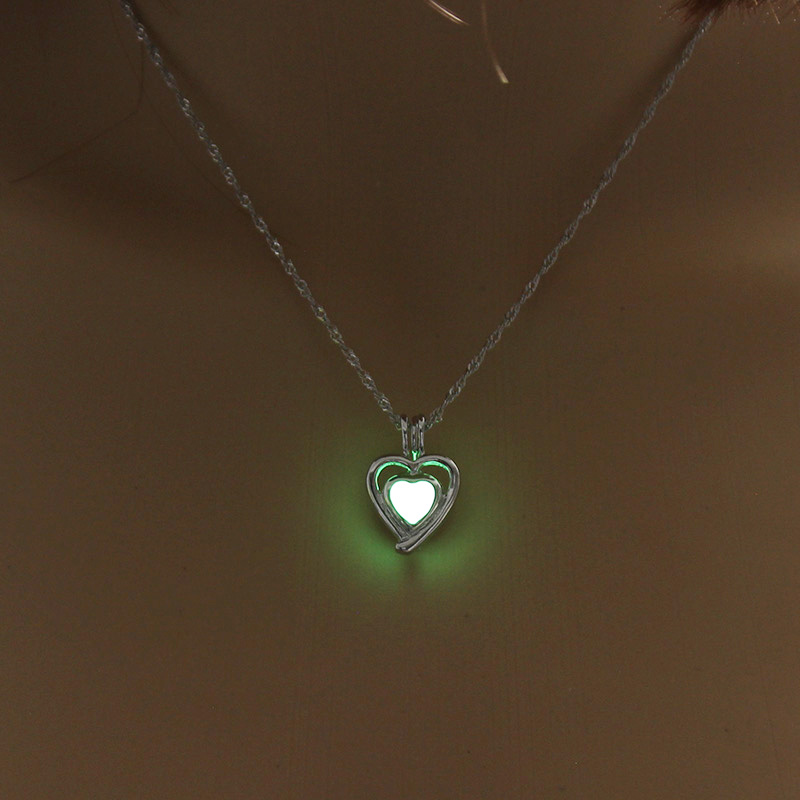 Fashion Heart Shape Alloy Luminous Unisex Pendant Necklace 1 Piece display picture 14