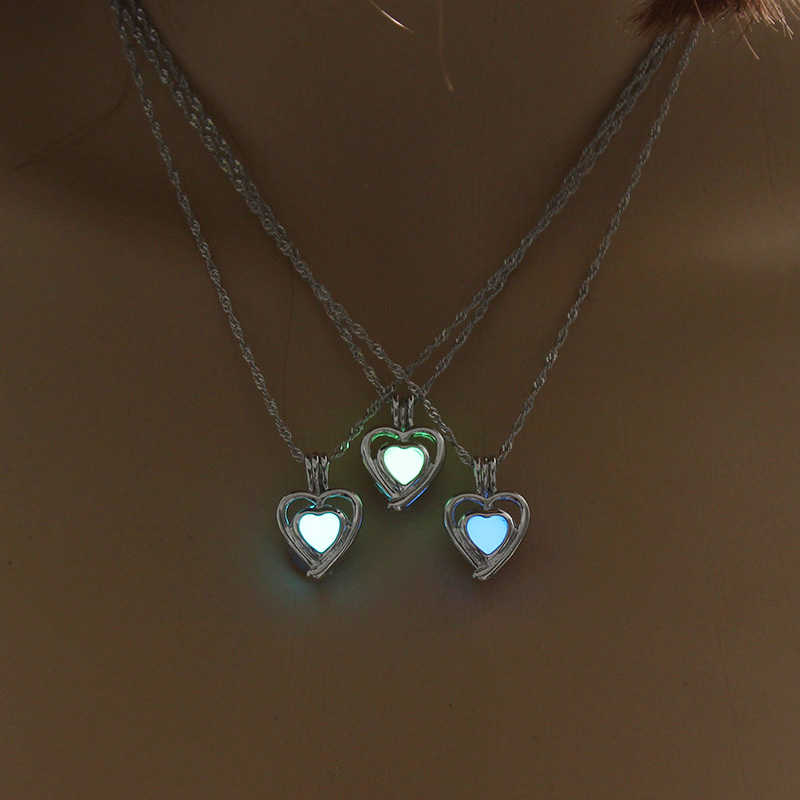Fashion Heart Shape Alloy Luminous Unisex Pendant Necklace 1 Piece display picture 13
