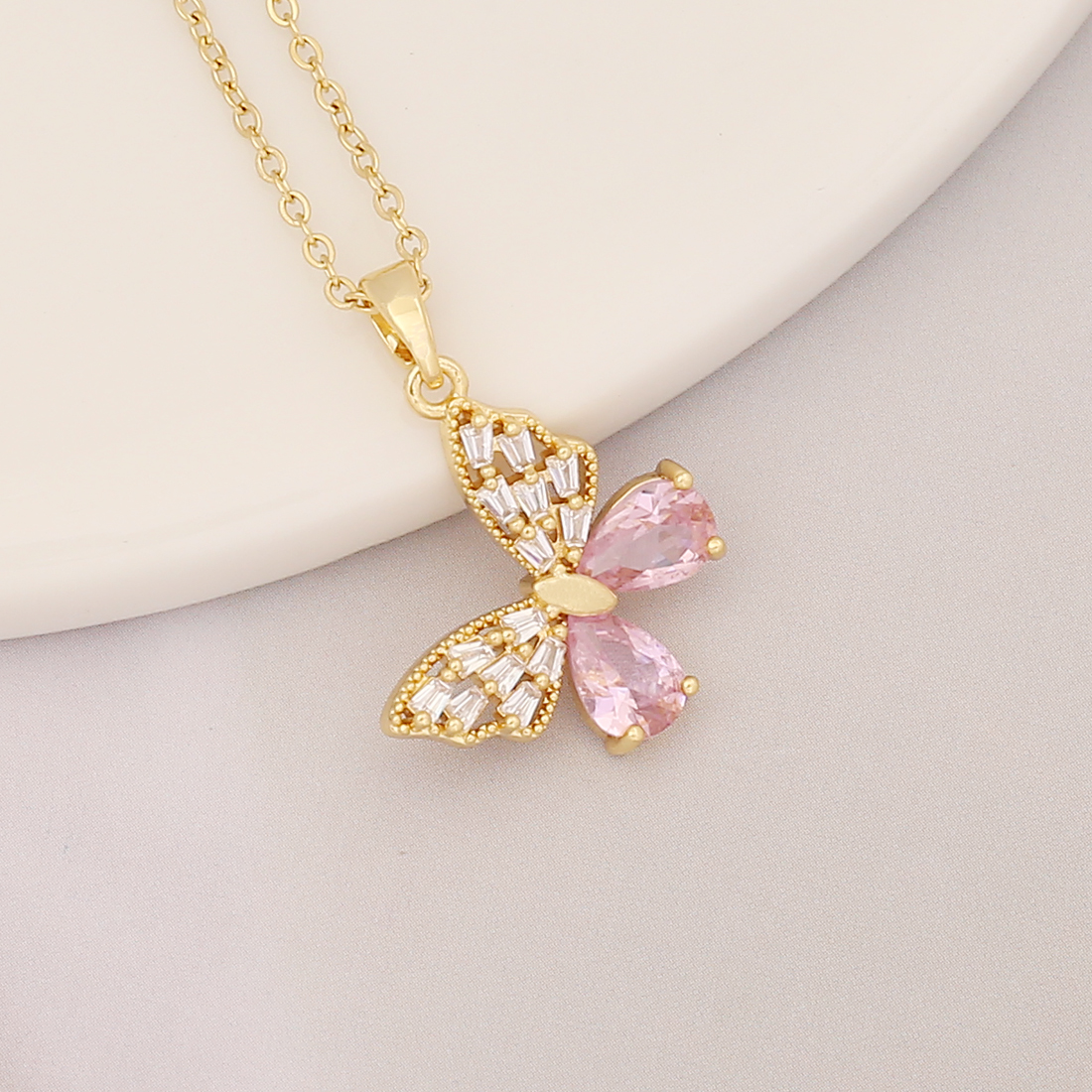 Fashion Rabbit Heart Shape Carrot Stainless Steel Copper Plating Zircon Pendant Necklace 1 Piece display picture 3