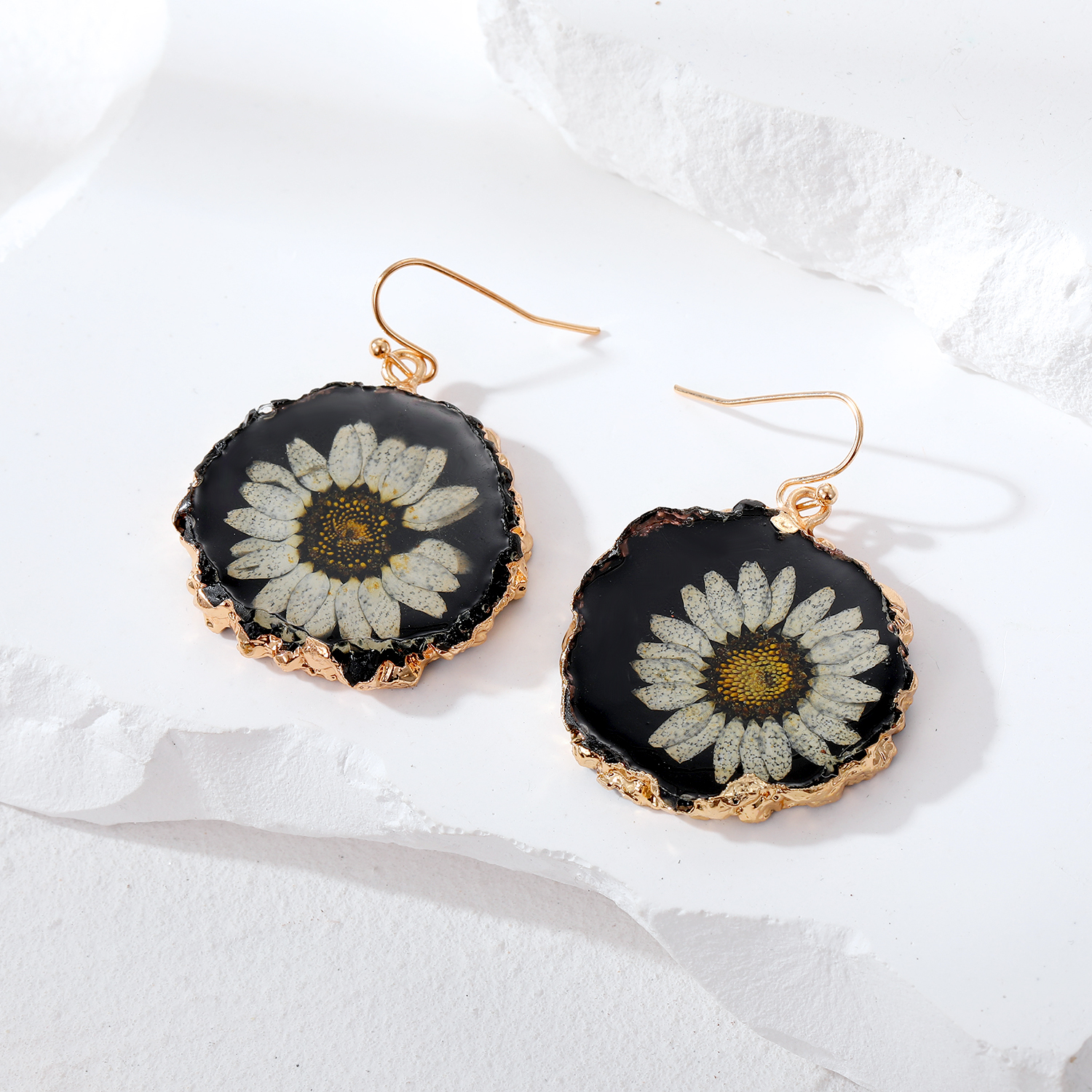 Fashion Flower Alloy Resin Epoxy Women's Drop Earrings 1 Pair display picture 1